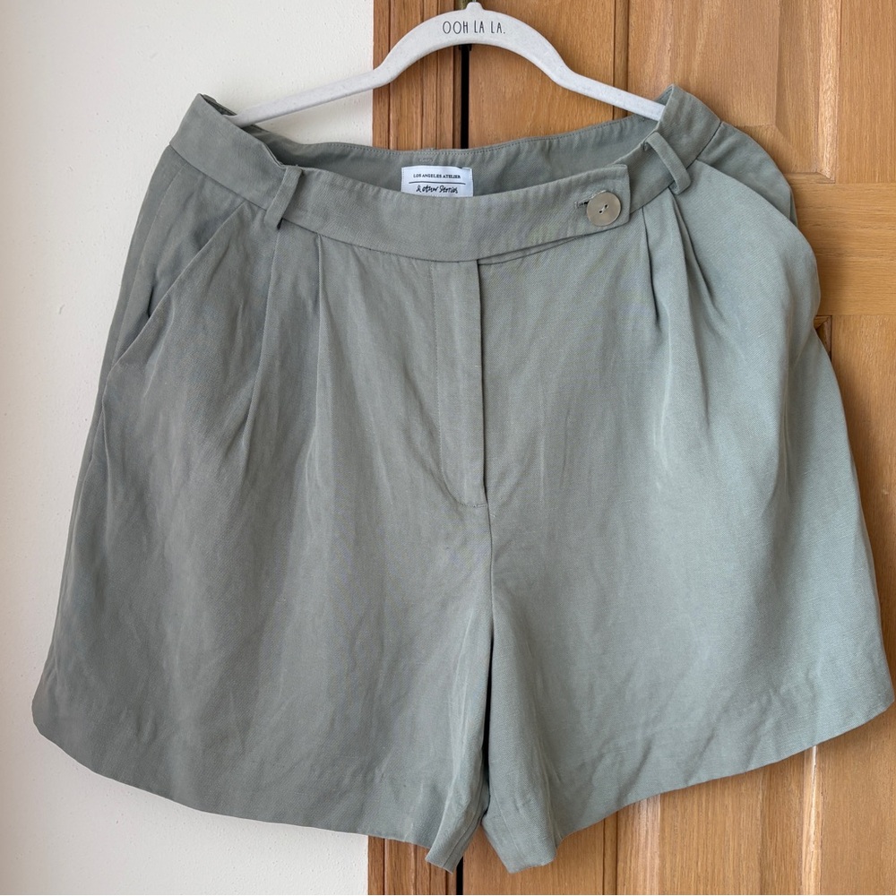 🤍 & other stories 🤍 shorts size 8 or M